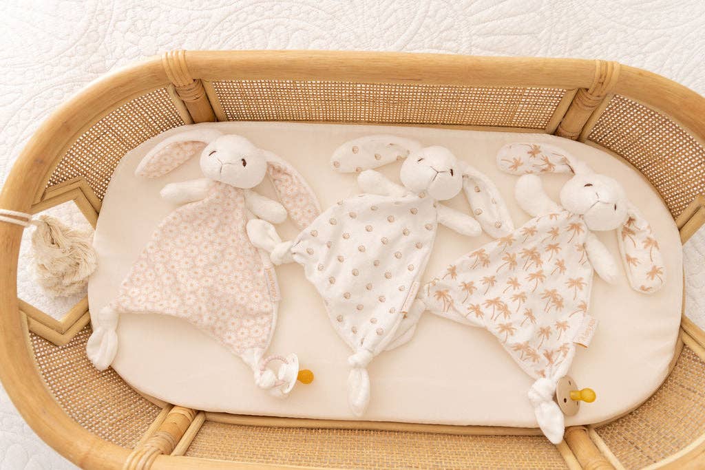 Cuddle Bunny Comforter - Daisy